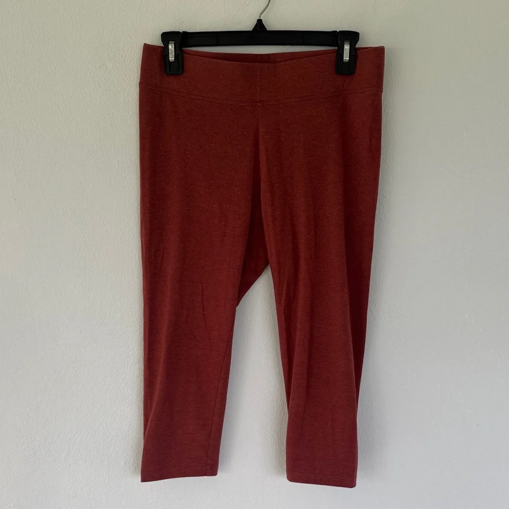Sonoma dark red rust stretch high rise crop length leggings size medium